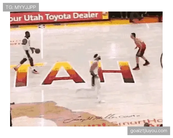 两连触球到底是什么？NBA与国际赛场判罚标准揭秘