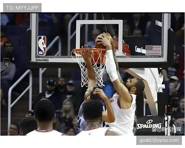 NBA官方判罚标准：篮球比赛中防守干扰球的详细判定规则解析